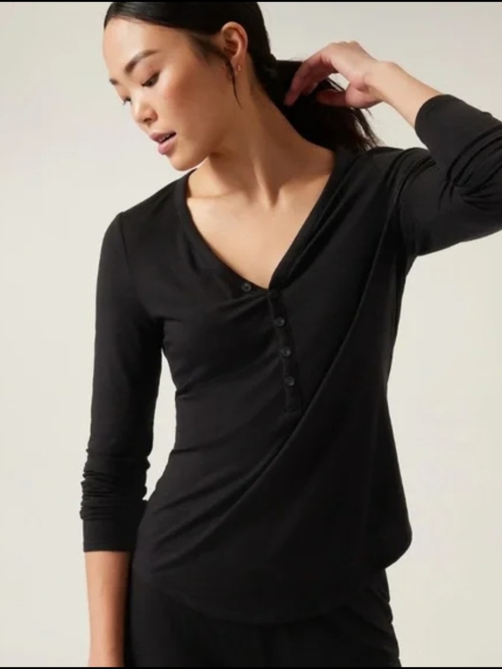 NWT ATHLETA Wind Down Black Long-Sleeve Henley Top - Women Size Xs